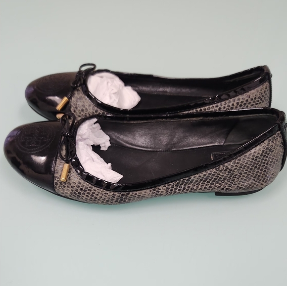 Tory Burch Black and Gray Flats - Picture 4 of 11